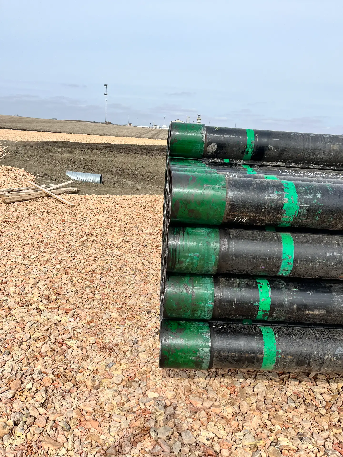 Stack of casing pipes with couplings